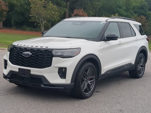 Certified 2025 Ford Explorer ST-Line w/ Premium Package AWD/4WD image 8