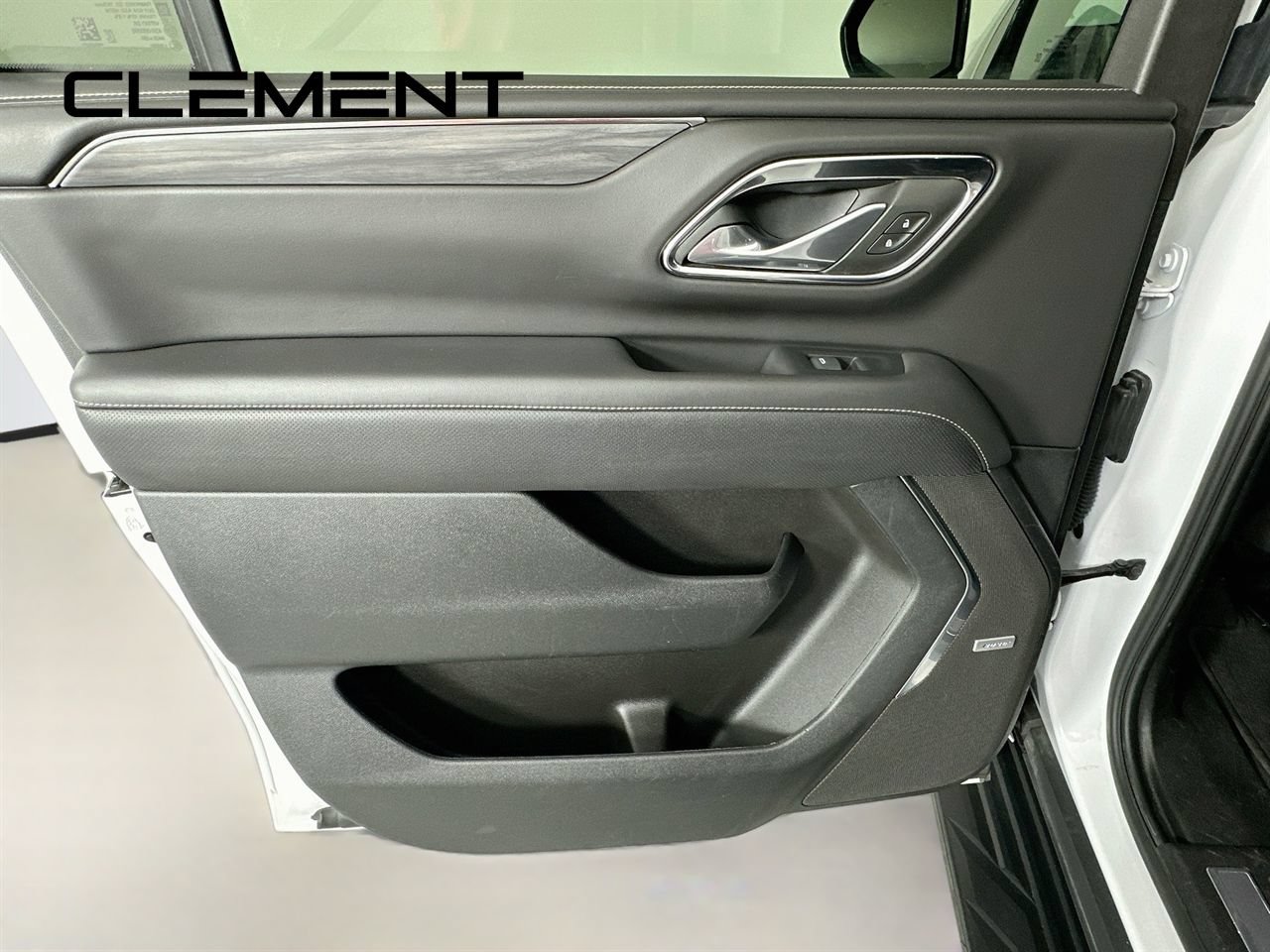 Used 2024 GMC Yukon XL SLT AWD/4WD image 31