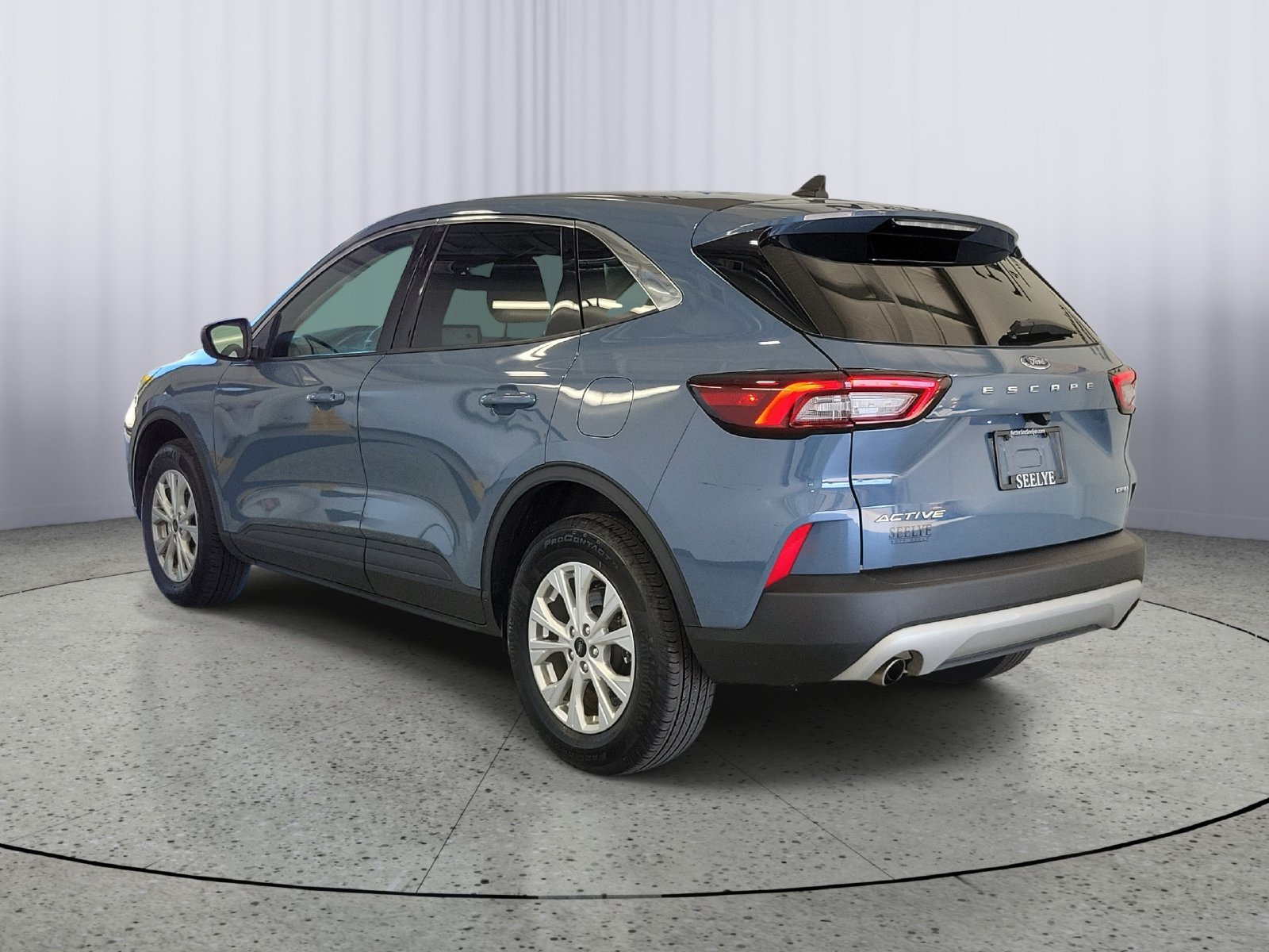 Certified 2024 Ford Escape Active AWD/4WD image 3