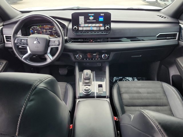 Used 2023 Mitsubishi Outlander SE image 18