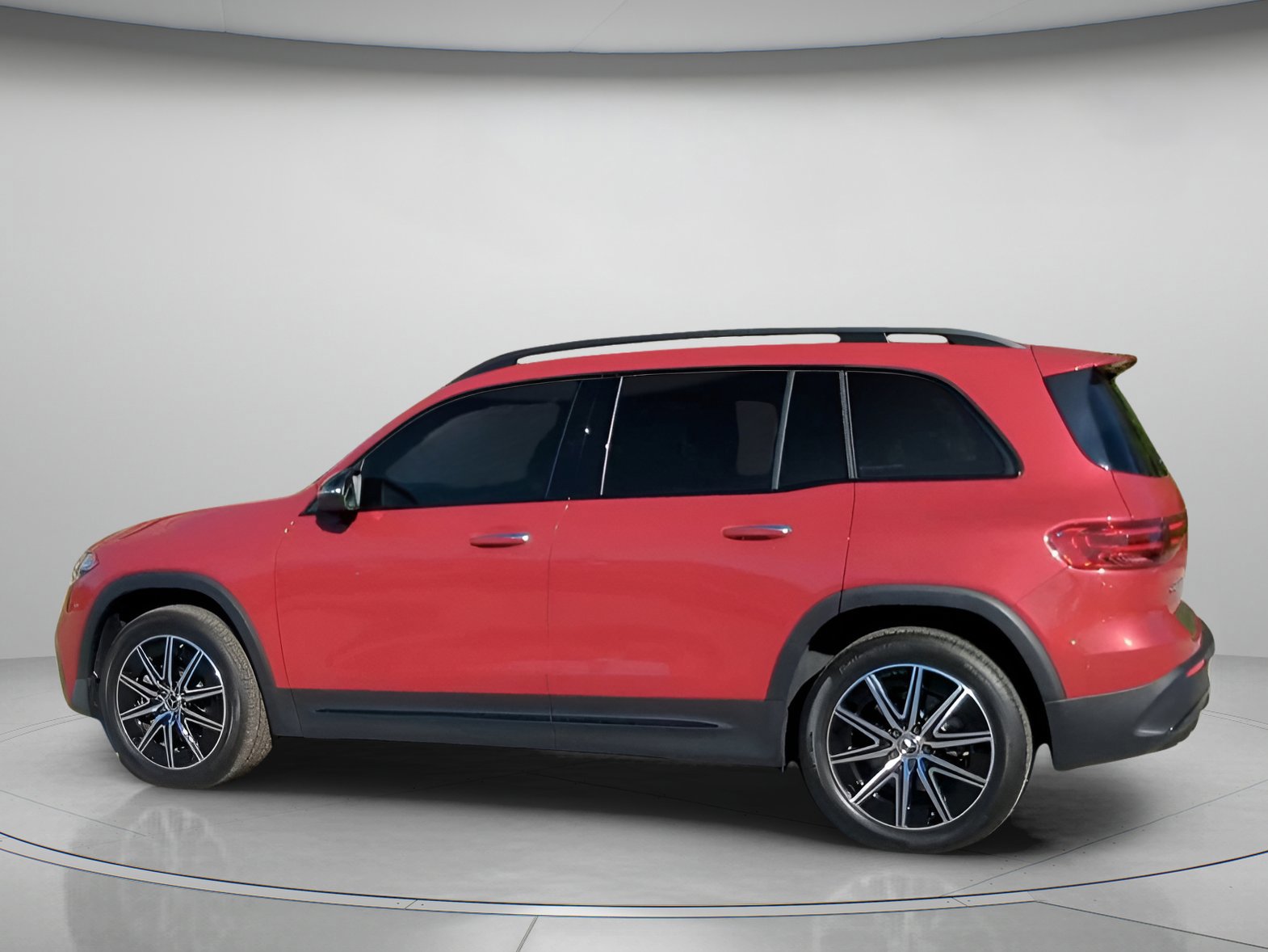 Used 2024 Mercedes-Benz EQB 300 4MATIC image 10