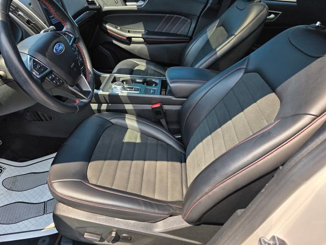 Certified 2022 Ford Edge ST-Line w/ Class II Trailer Tow Package image 17