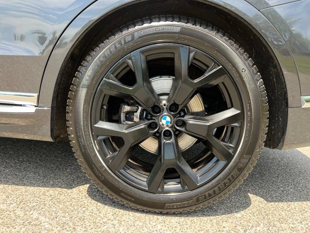 Used 2022 BMW X7 xDrive40i w/ Cold Weather Package AWD/4WD image 15