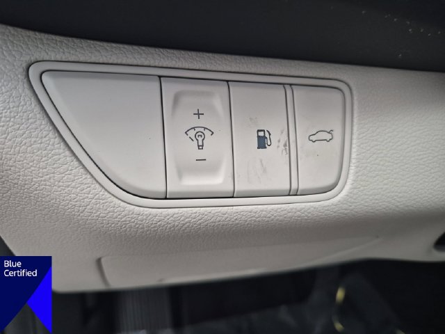 Used 2022 Genesis G70 2.0T RWD image 34
