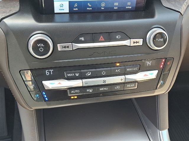 Certified 2020 Ford Explorer Platinum w/ Premium Technology Package AWD/4WD image 25