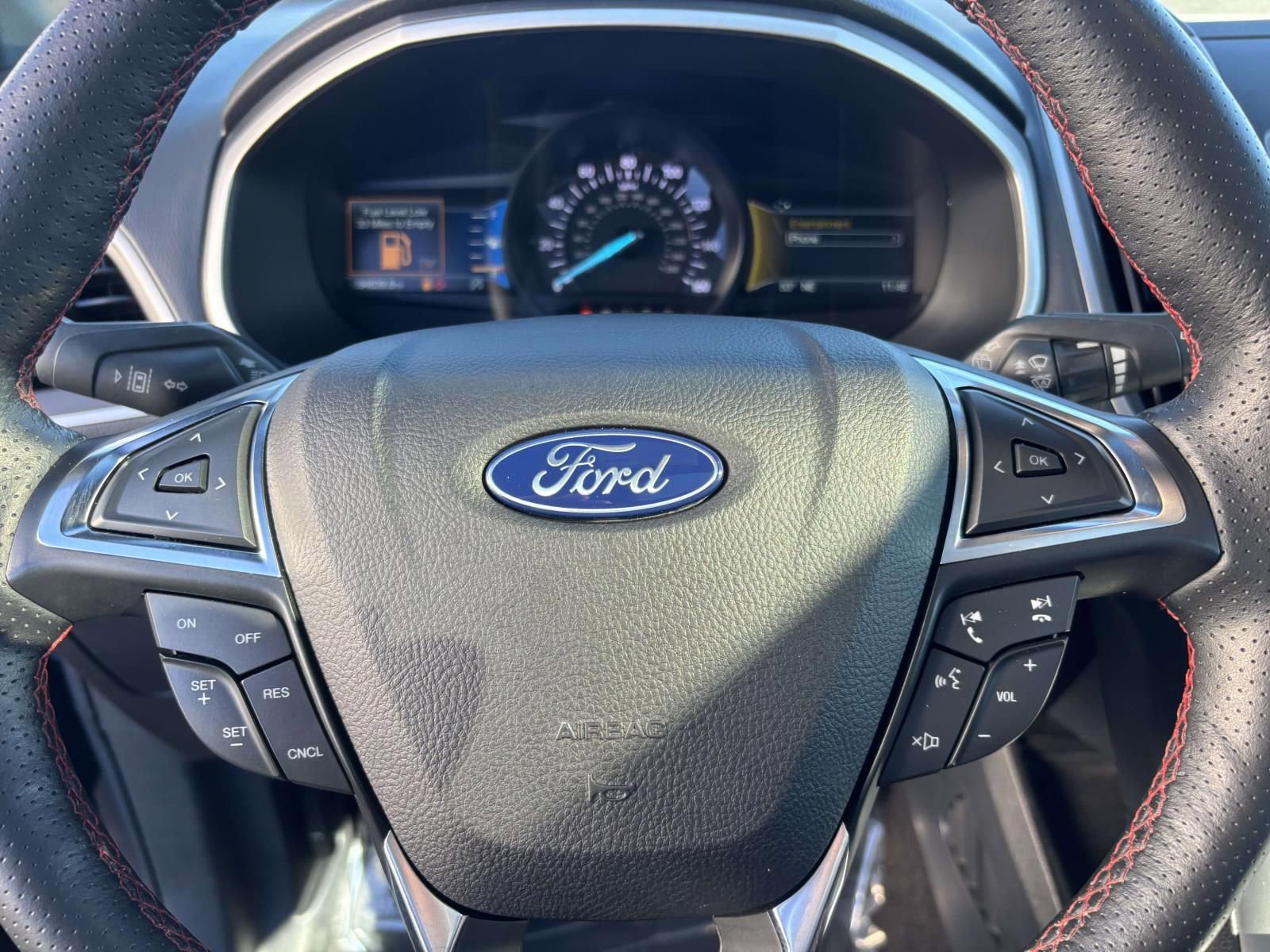 Certified 2020 Ford Edge ST-Line w/ Cold Weather Package image 18