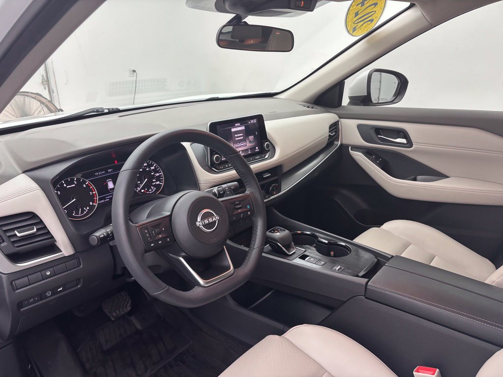 Used 2024 Nissan Rogue SV w/ SV Premium Package FWD image 18