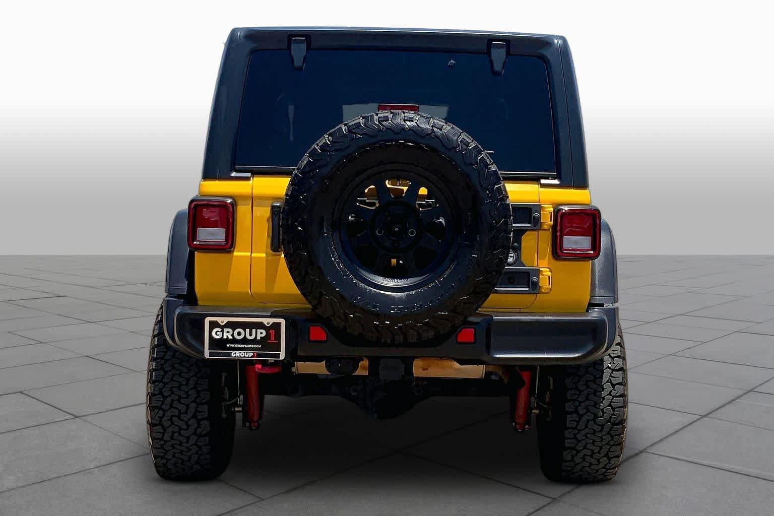 Used 2021 Jeep Wrangler Unlimited Rubicon w/ Cold Weather Group AWD/4WD image 5