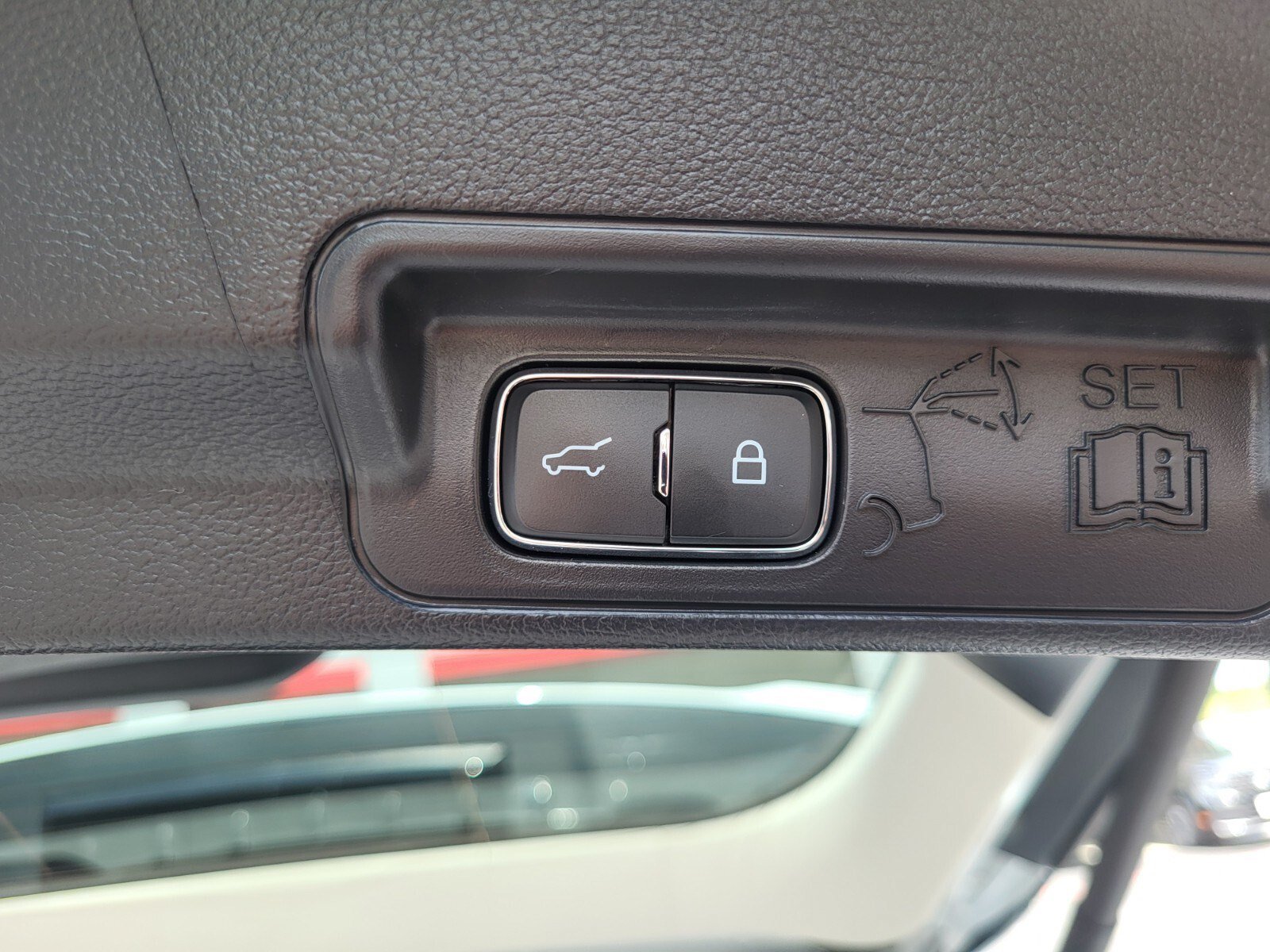 Certified 2025 Ford Explorer Active RWD image 34