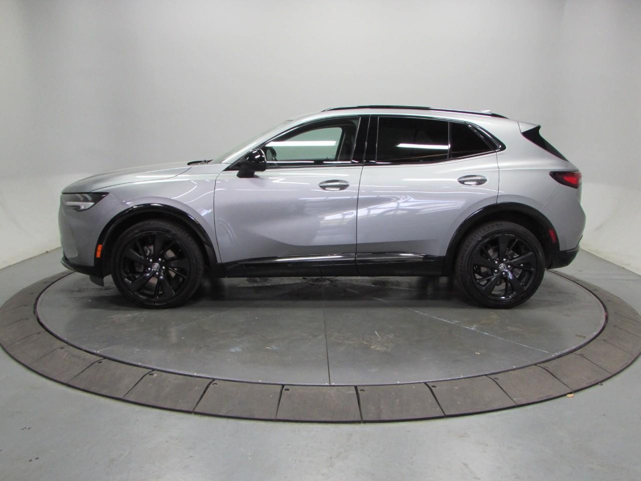 Used 2023 Buick Envision Preferred w/ Sport Touring Package AWD/4WD image 4
