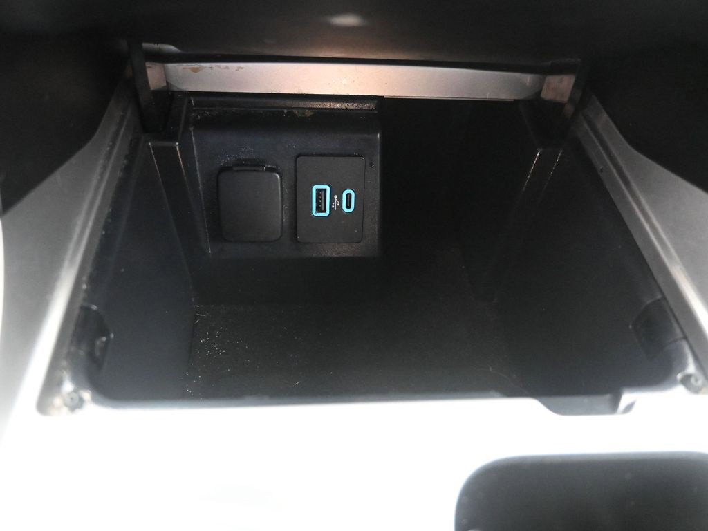 Certified 2021 Ford Explorer XLT w/ Equipment Group 202A image 29