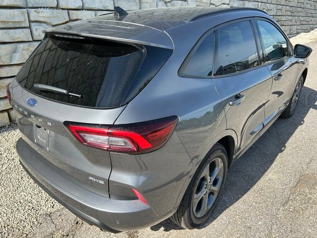 Certified 2023 Ford Escape ST-Line w/ Tech Pack #1 AWD/4WD image 5