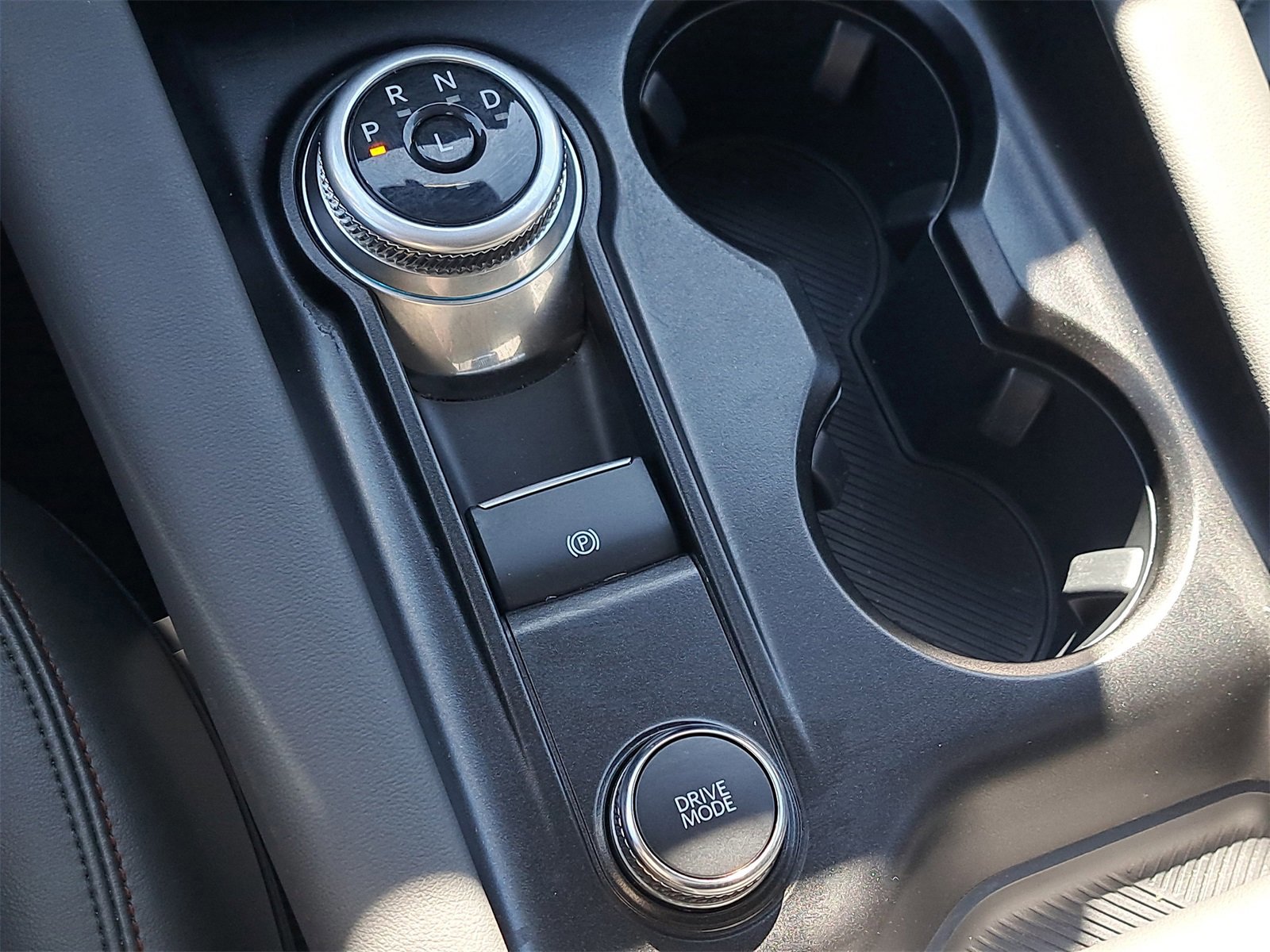 Certified 2025 Ford Explorer Active w/ Active Comfort Package image 29