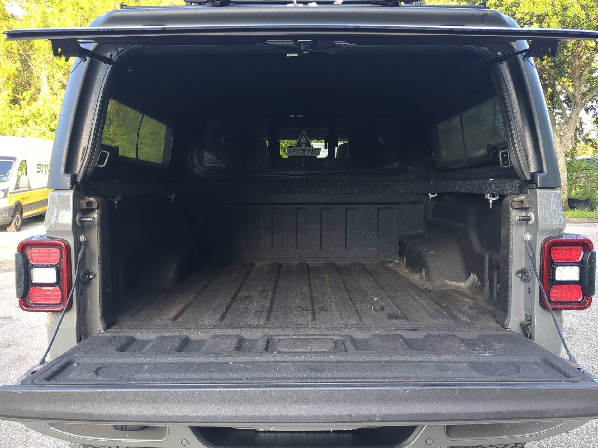 Used 2022 Jeep Gladiator Overland AWD/4WD image 46
