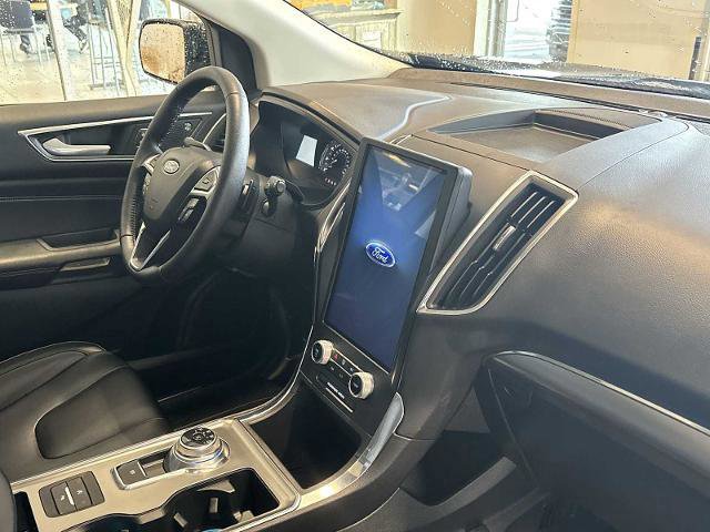 Certified 2022 Ford Edge Titanium w/ Class II Trailer Tow Package image 28