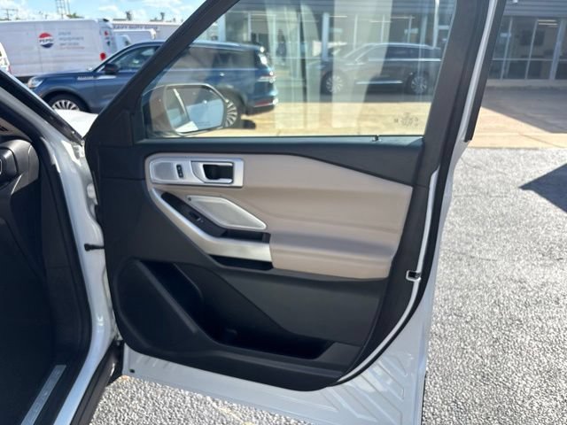 Certified 2023 Ford Explorer XLT w/ Equipment Group 202A RWD image 21