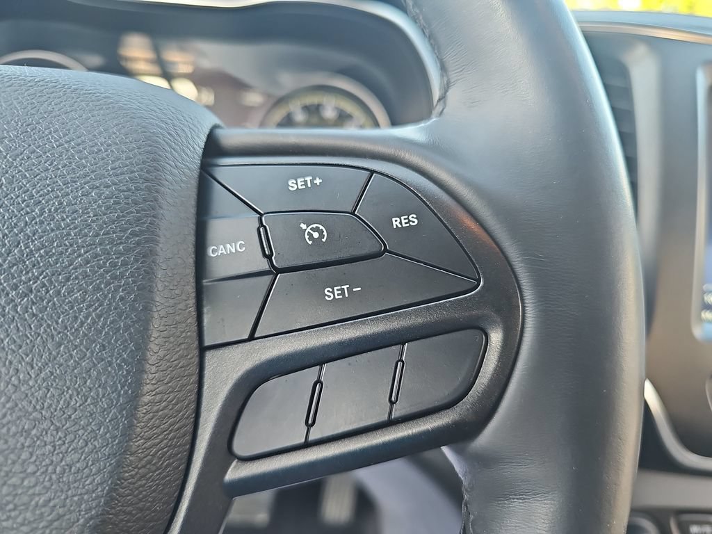 Used 2019 Jeep Cherokee Trailhawk w/ Comfort/Convenience Group AWD/4WD image 17