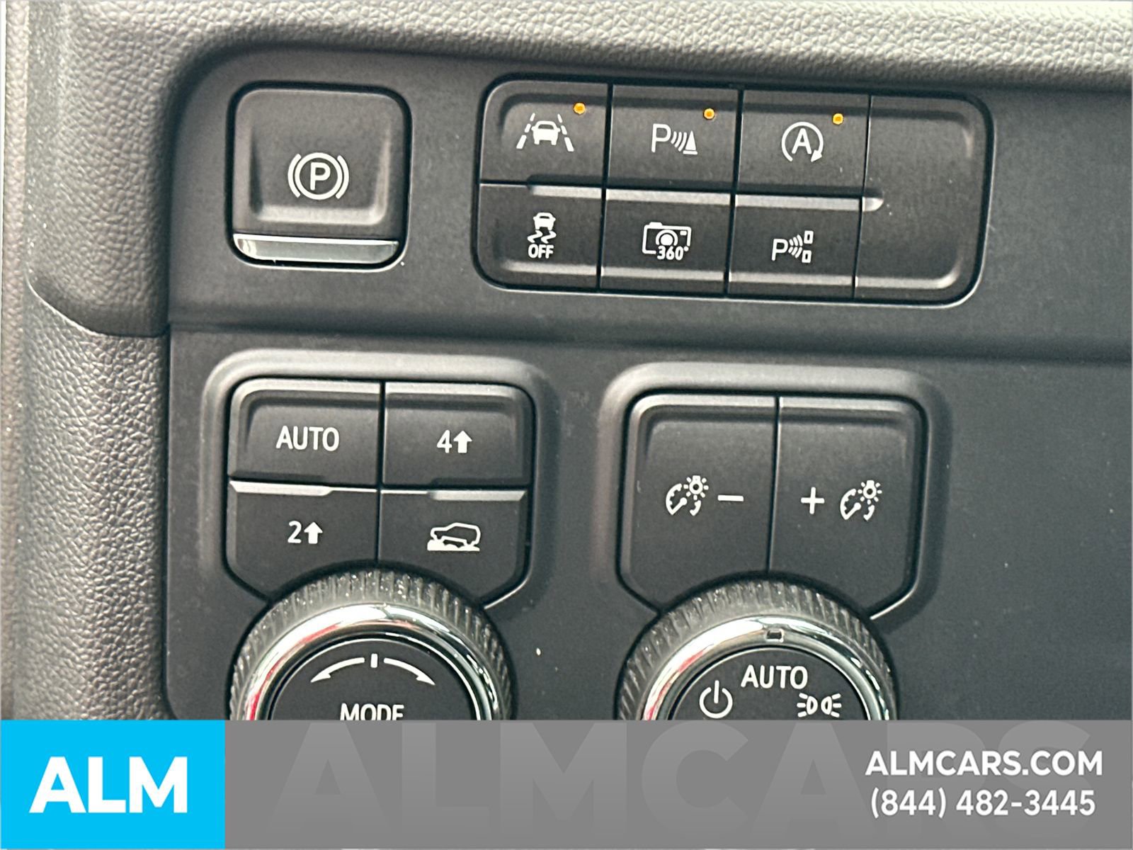 Used 2025 Chevrolet Tahoe LT AWD/4WD image 35
