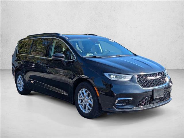 Used 2022 Chrysler Pacifica Touring-L image 3