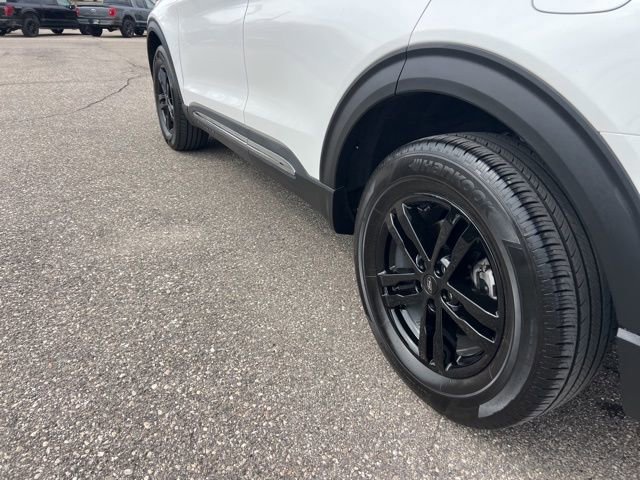 Certified 2024 Ford Explorer XLT w/ Equipment Group 202A image 28