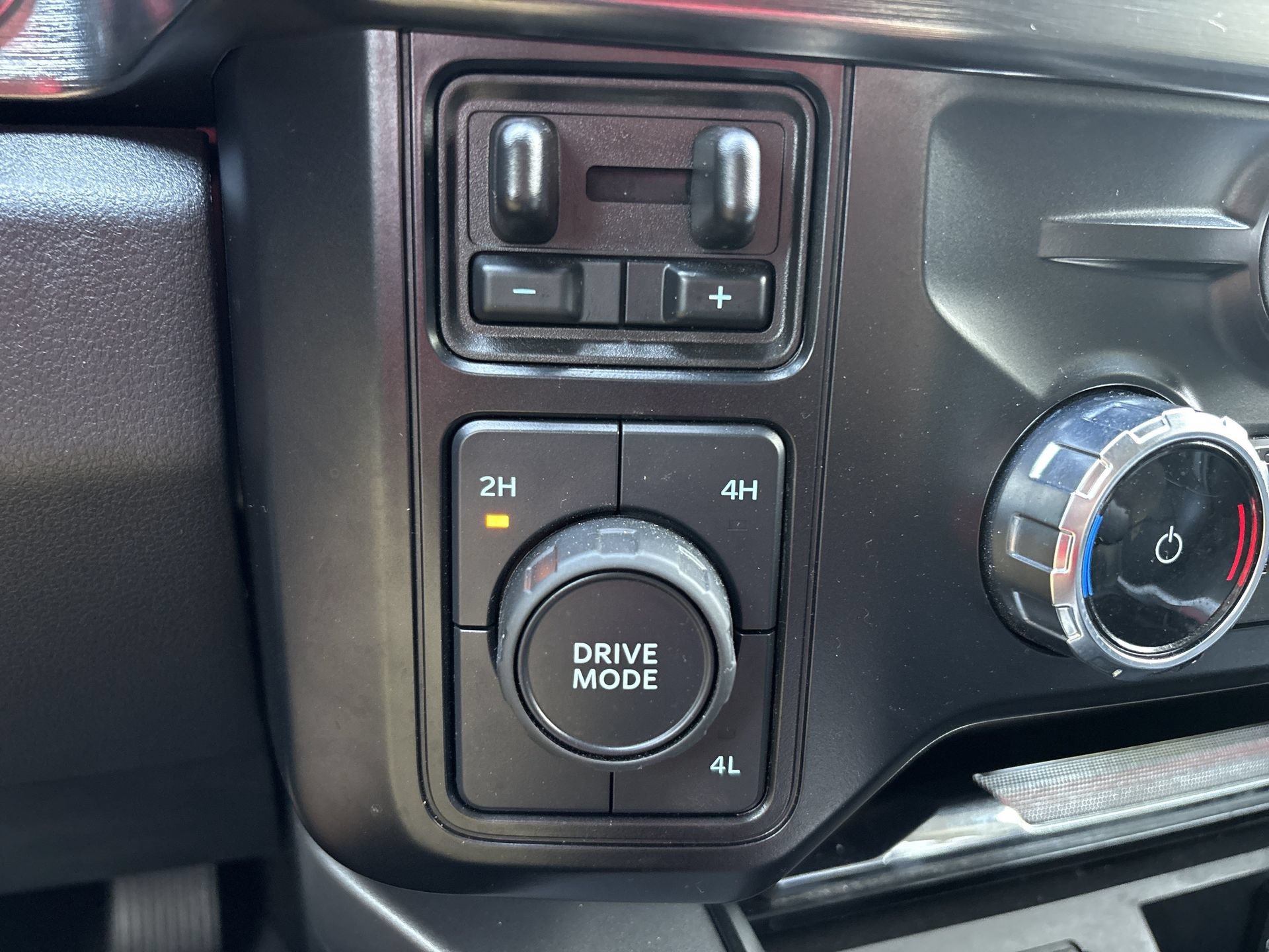 Certified 2024 Ford F250 Lariat AWD/4WD image 7