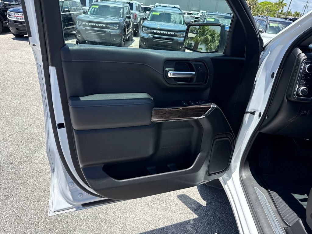 Used 2019 GMC Sierra 1500 SLE w/ Preferred Package AWD/4WD image 13