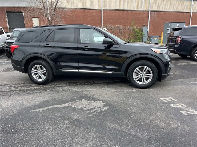 Certified 2022 Ford Explorer XLT w/ Equipment Group 202A image 2