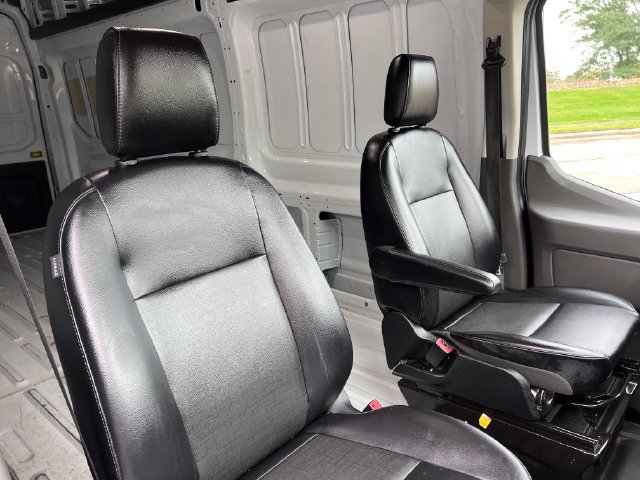 Certified 2025 Ford Transit 250 148 High Roof Extended RWD image 35
