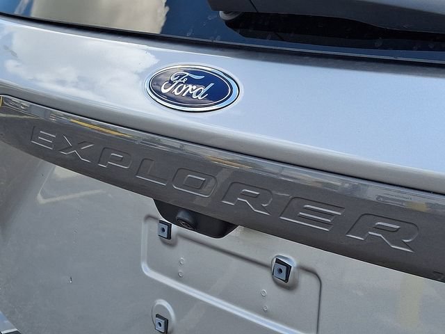 Certified 2023 Ford Explorer XLT w/ Equipment Group 202A AWD/4WD image 31