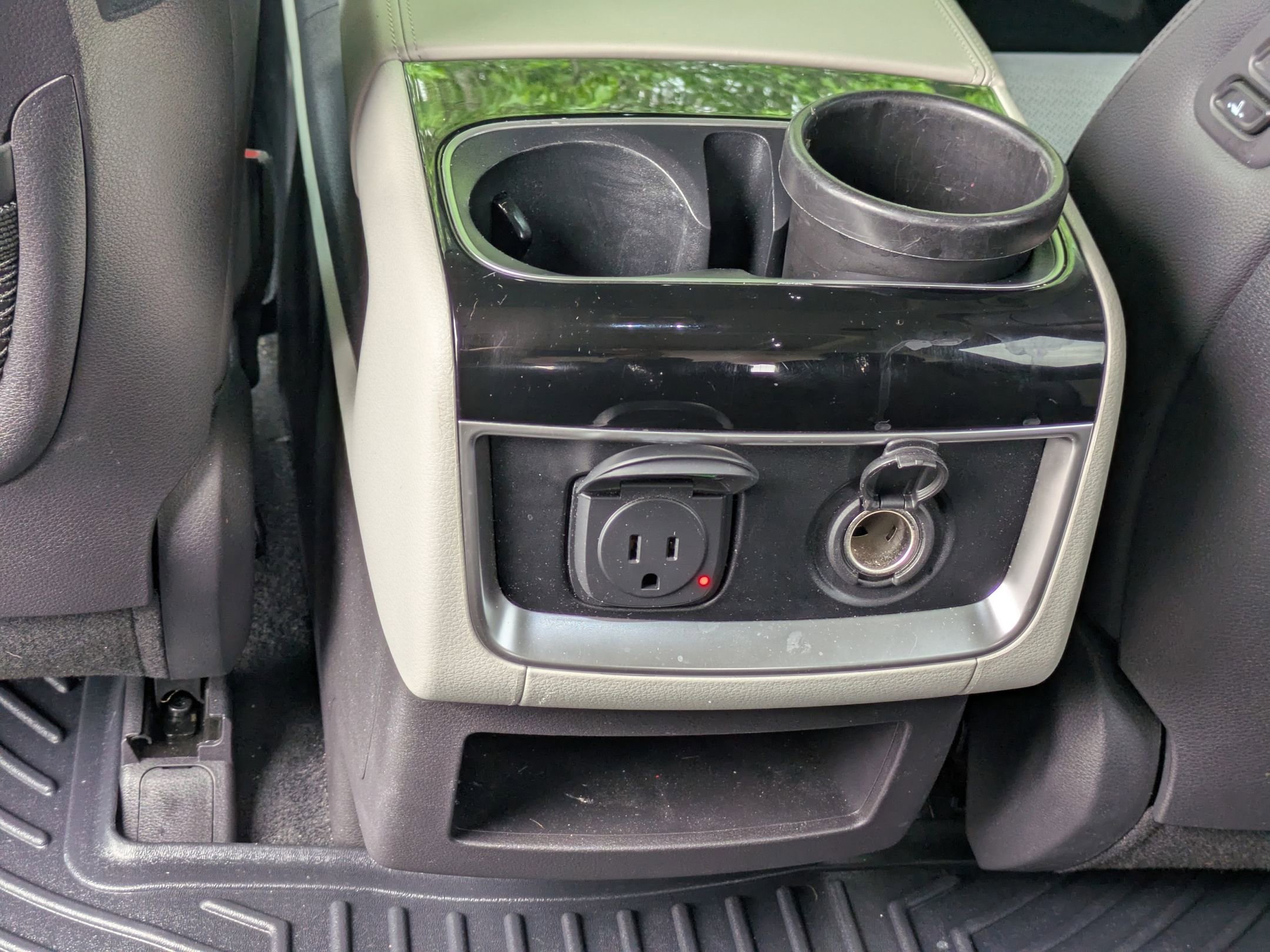 Used 2023 Kia Carnival SX Prestige FWD image 30