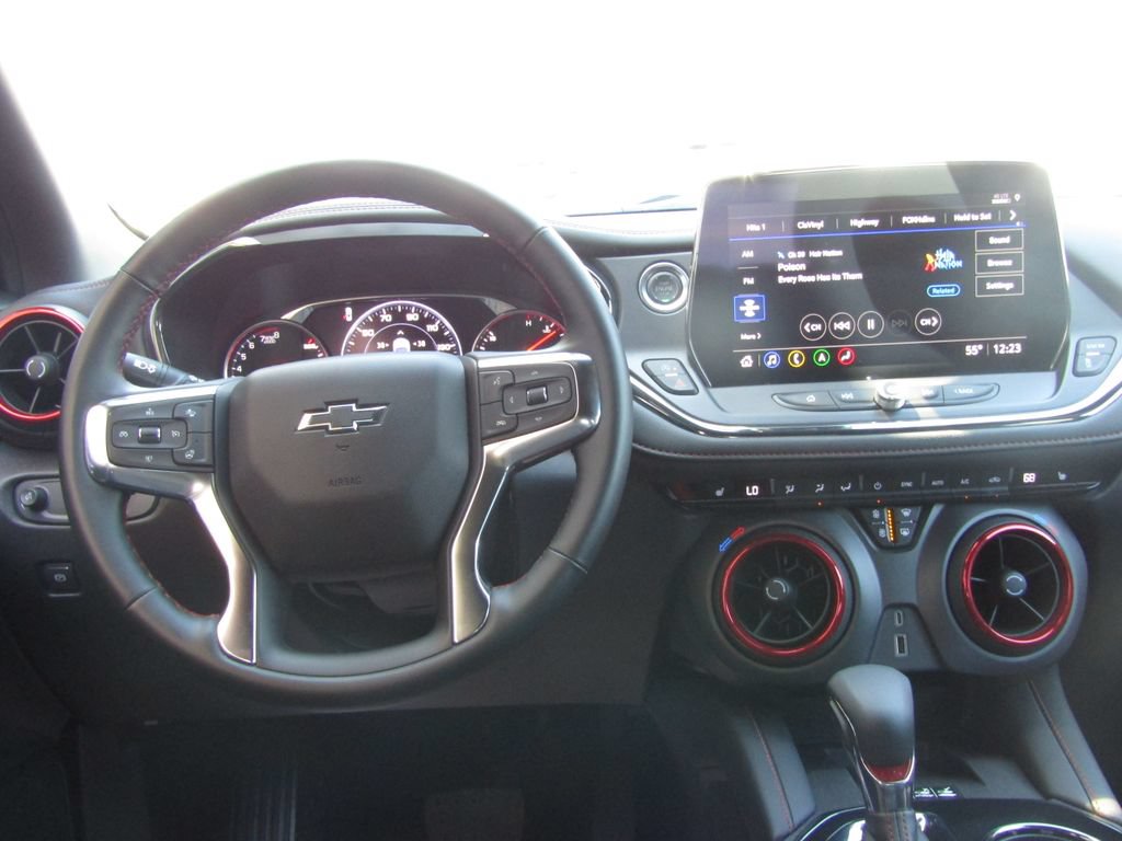 Used 2025 Chevrolet Blazer RS AWD/4WD image 5