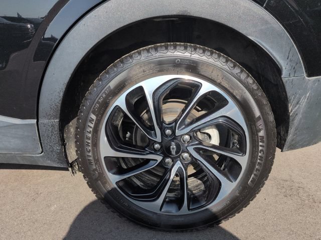 Used 2022 Chevrolet Bolt EUV Premier w/ Sun & Sound Package FWD image 11