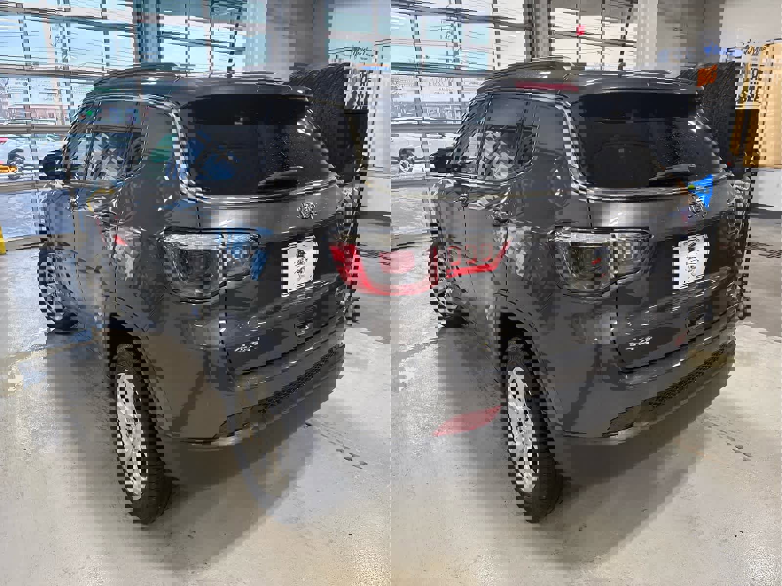 Used 2018 Jeep Compass Latitude w/ Cold Weather Group image 7