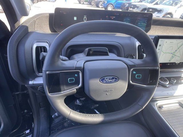 Certified 2025 Ford Expedition Active image 17