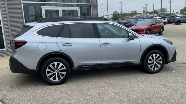 Used 2022 Subaru Outback Premium AWD/4WD image 2