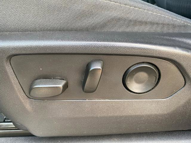 Used 2024 Chevrolet Silverado 2500 LT w/ Convenience Package image 15