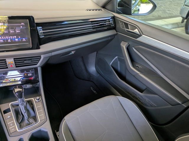 Used 2025 Volkswagen Jetta Sport image 14