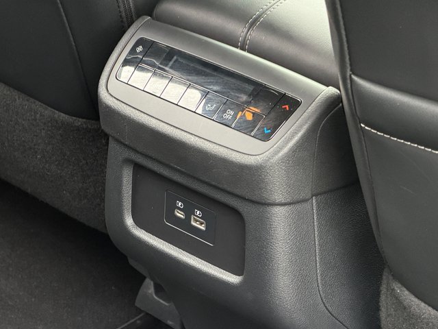 Used 2024 Nissan Pathfinder SL AWD/4WD image 39