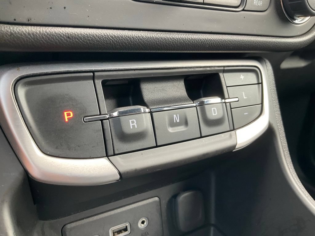 Used 2024 GMC Terrain SLE w/ Driver Convenience Package AWD/4WD image 12