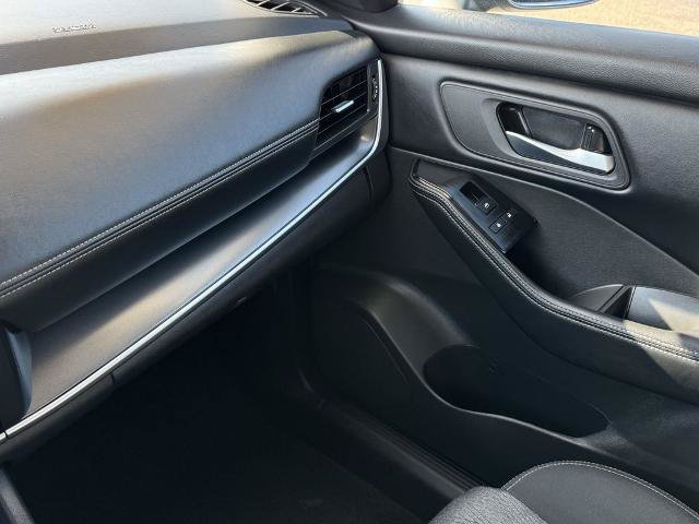 Used 2025 Nissan Rogue SV FWD image 29