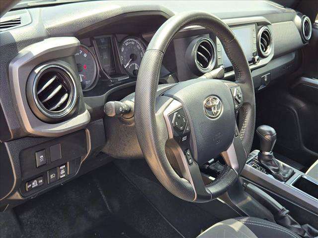 Used 2020 Toyota Tacoma TRD Sport AWD/4WD image 10
