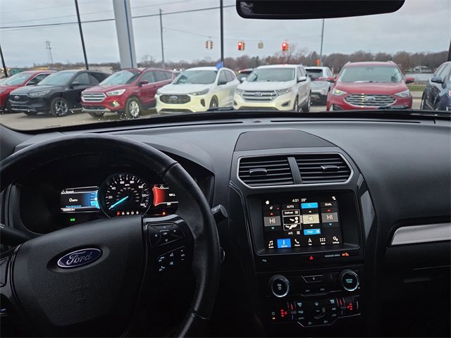 Certified 2018 Ford Explorer XLT w/ Equipment Group 202A image 37