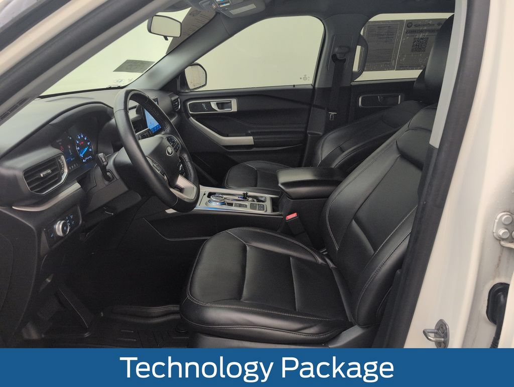 Certified 2022 Ford Explorer XLT w/ Equipment Group 202A RWD image 4