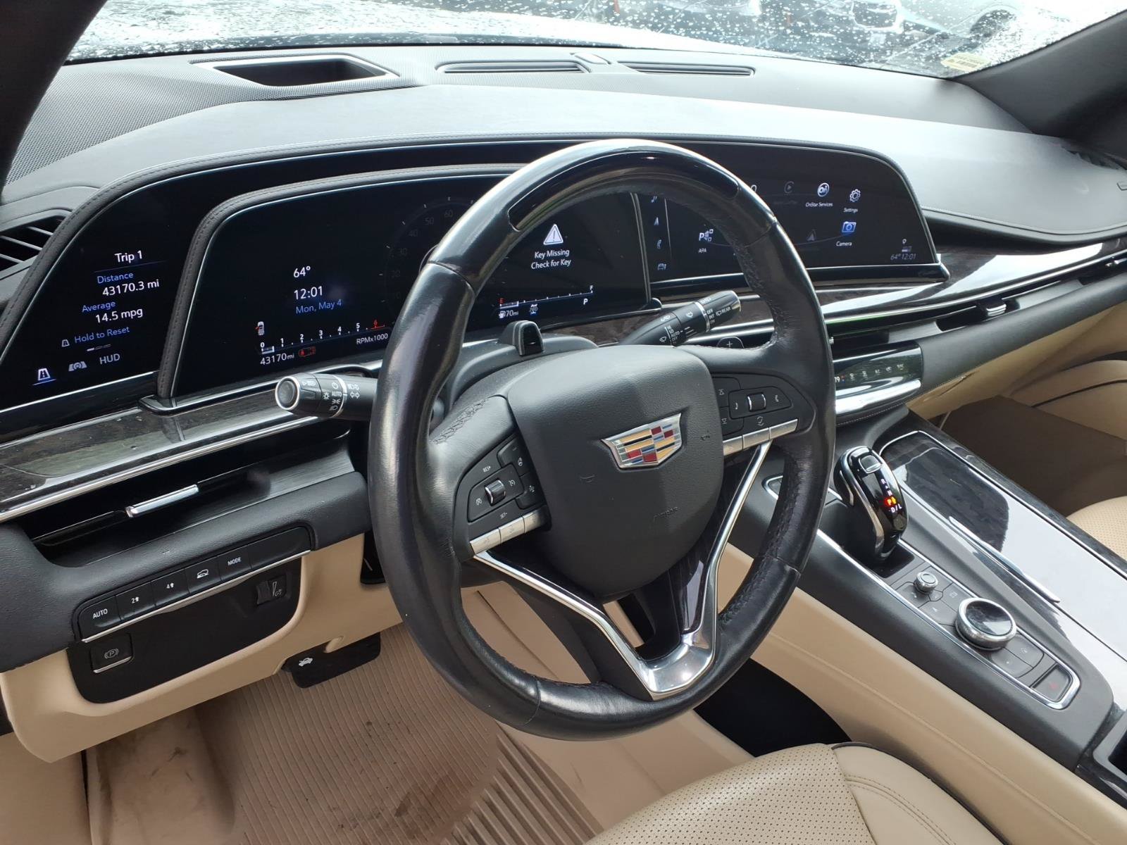 Used 2023 Cadillac Escalade Premium Luxury w/ LPO, Floor Liner Package AWD/4WD image 9