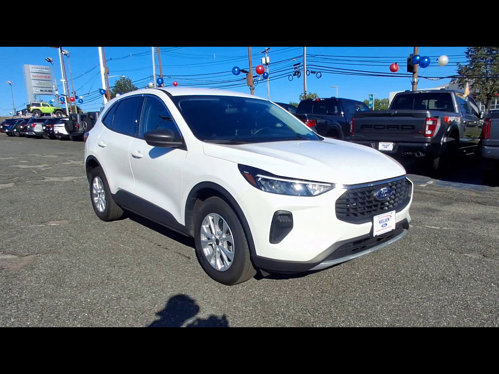 Certified 2023 Ford Escape Active AWD/4WD image 2