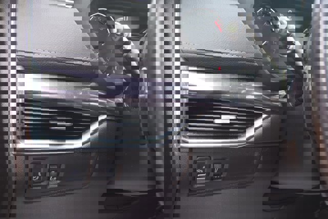 Used 2023 Cadillac XT4 Luxury w/ Cold Weather Package image 20