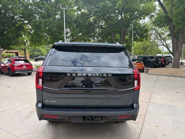 Certified 2025 Ford Expedition Active AWD/4WD image 5