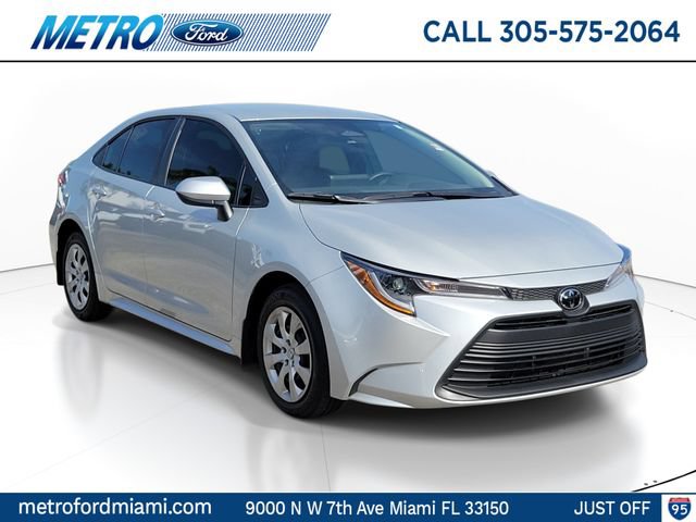 Used 2025 Toyota Corolla LE FWD image 1