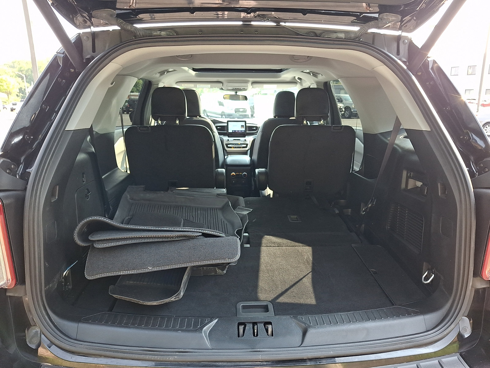 Certified 2024 Ford Explorer XLT w/ Equipment Group 202A AWD/4WD image 32