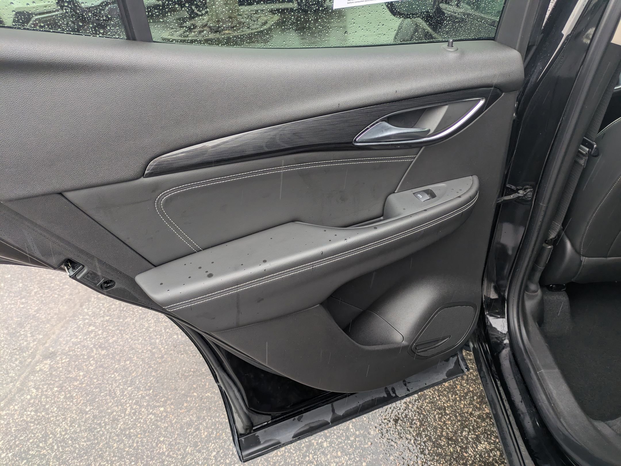 Used 2021 Buick Envision Essence w/ Technology Package I image 27